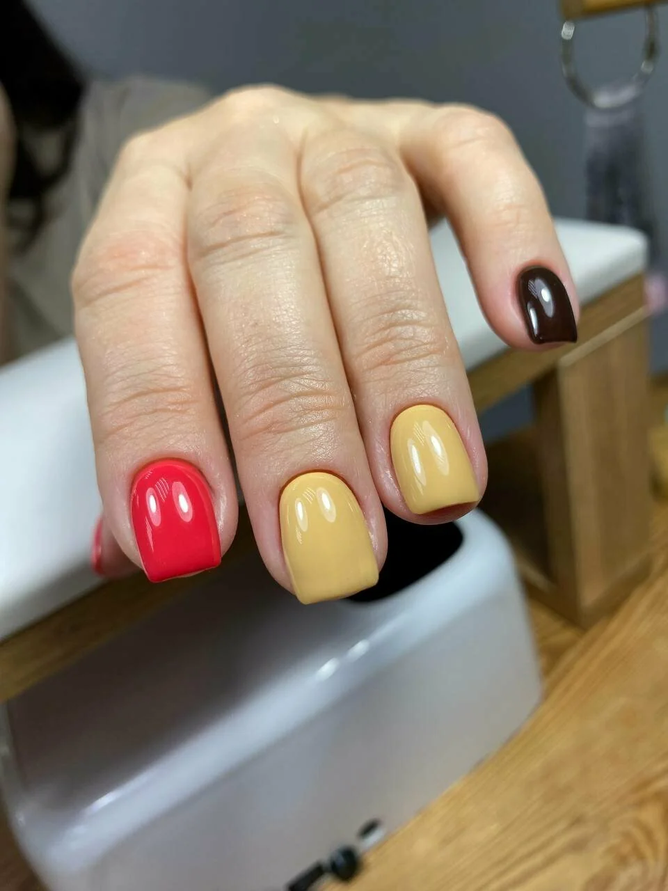 Маникюр Nails Bar в Белгороде - маникюр с разноцветным покрытием - фото 17