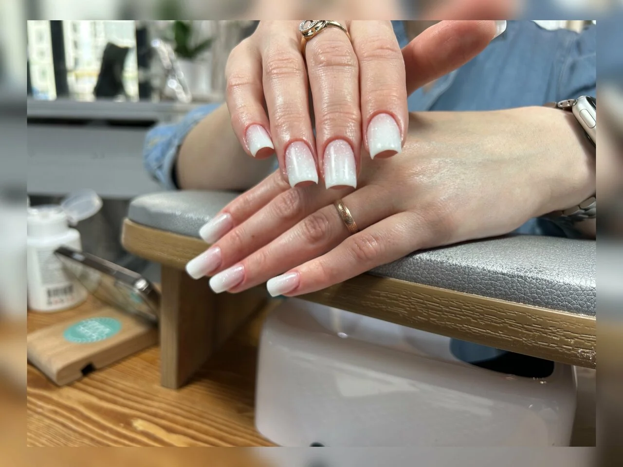 Маникюр Nails Bar в Белгороде - белый френч на длинных ногтях - фото 18
