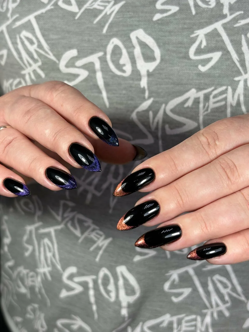 Маникюр Nails Bar в Белгороде - чёрный маникюр миндальной формы - фото 19