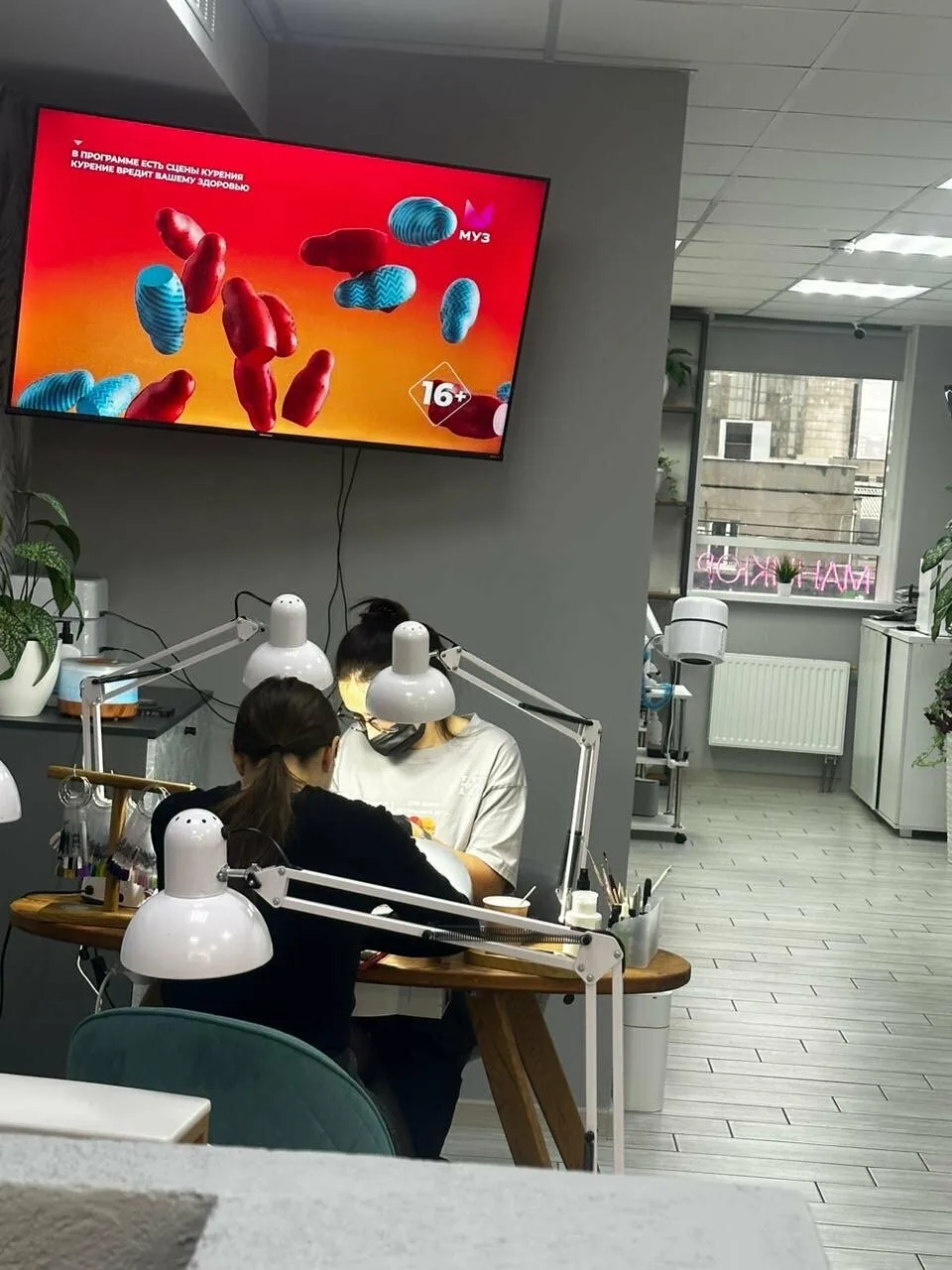 Студия маникюра и педикюра: интерьер и детали Nails Bar в Белгороде - фото 21 из карточки Яндекс Карт