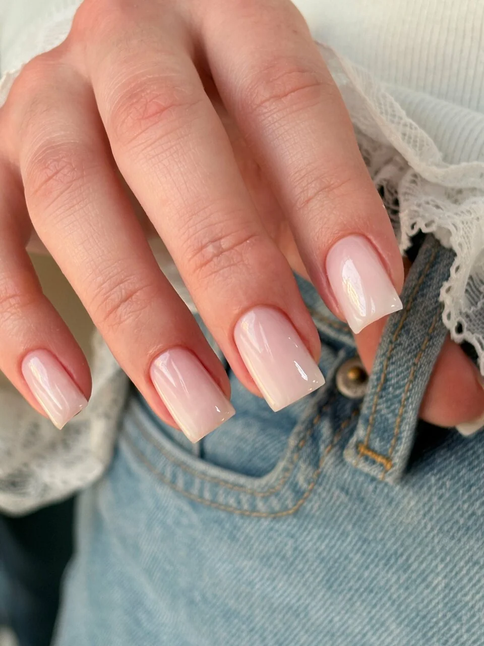 Маникюр Nails Bar в Белгороде - светлое покрытие с синим акцентом - фото 37