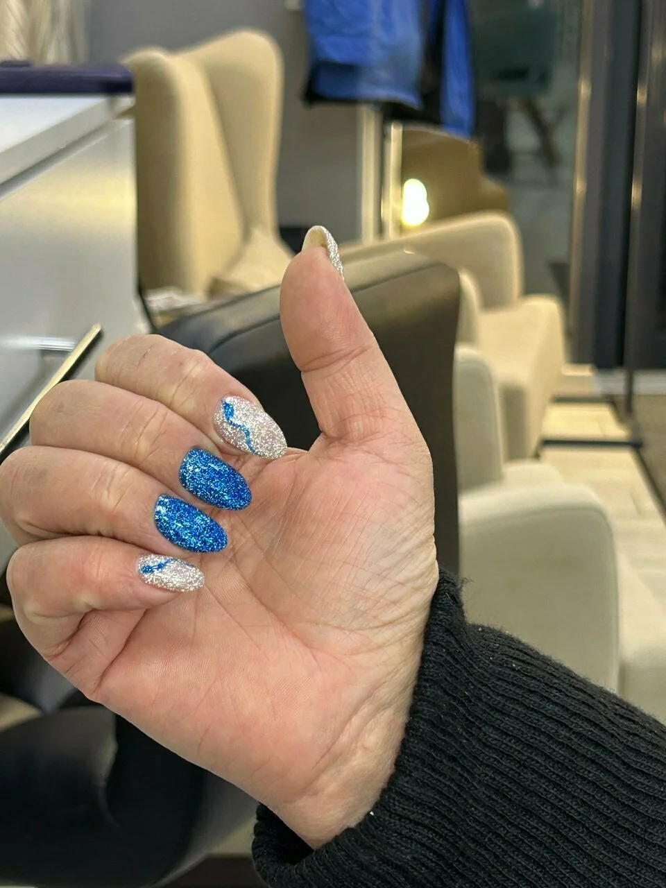 Маникюр Nails Bar в Белгороде - голубой маникюр с дизайном - фото 41