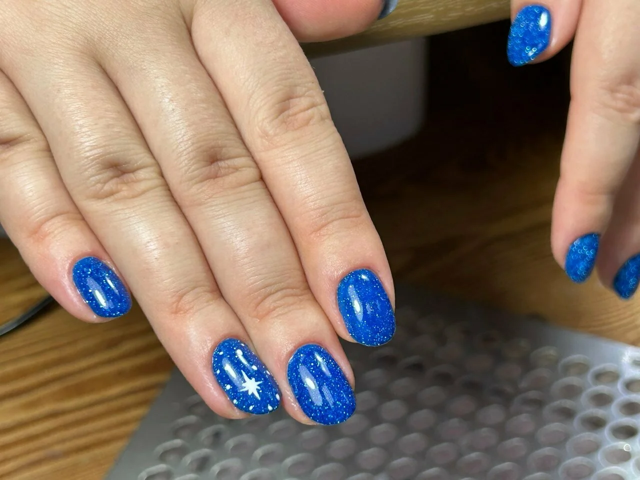 Маникюр Nails Bar в Белгороде - синий маникюр с графичным рисунком - фото 44