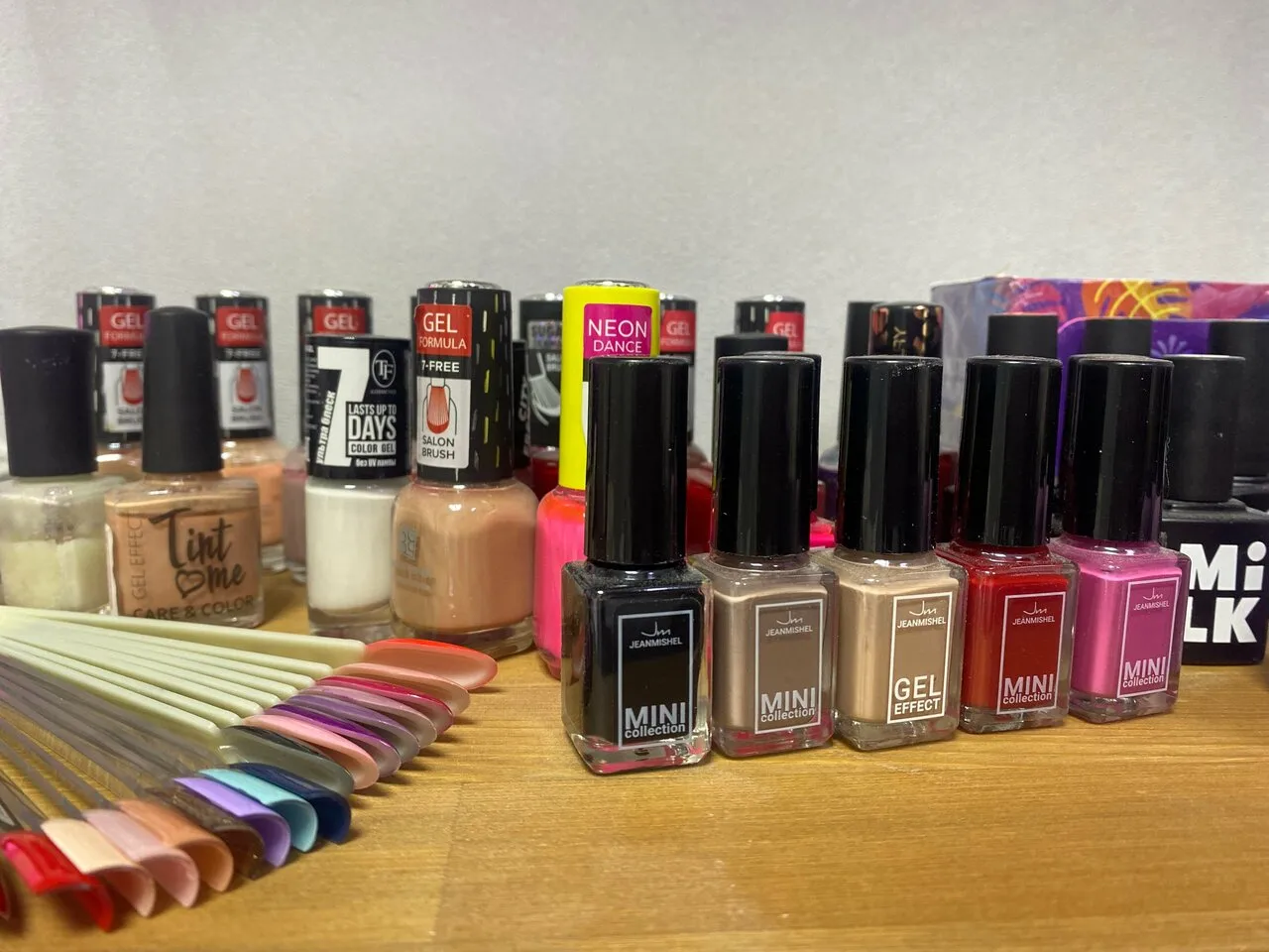 Студия маникюра и педикюра: интерьер и детали Nails Bar в Белгороде - фото 39 из карточки Яндекс Карт
