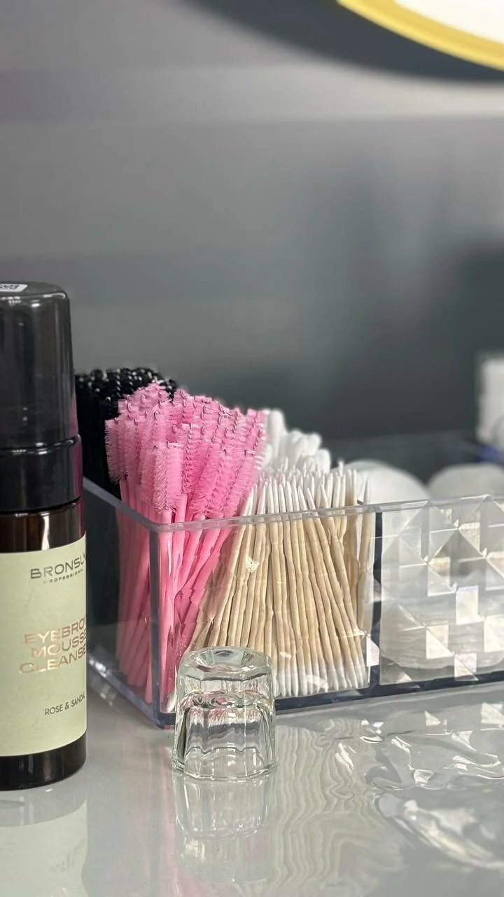 Студия маникюра и педикюра Nails Bar в Белгороде - палитра цветов на рабочем месте - фото 48