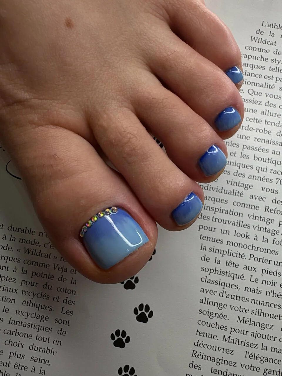 Педикюр Nails Bar в Белгороде - синий педикюр с цветным дизайном - фото 15