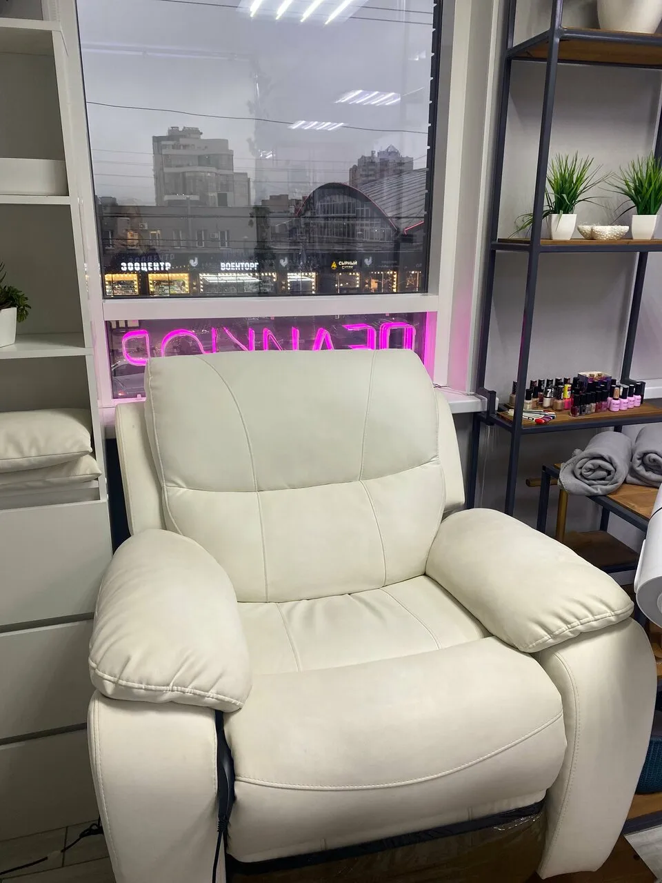 Студия маникюра и педикюра: интерьер и детали Nails Bar в Белгороде - фото 54 из карточки Яндекс Карт