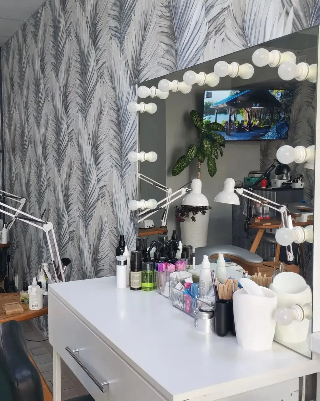 Студия маникюра и педикюра: интерьер и детали Nails Bar в Белгороде - фото 55 из карточки Яндекс Карт