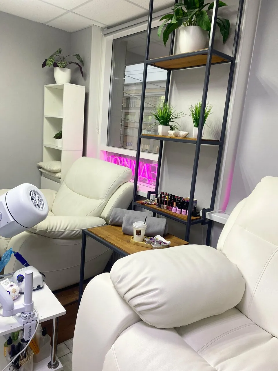 Студия маникюра и педикюра: интерьер и детали Nails Bar в Белгороде - фото 71 из карточки Яндекс Карт