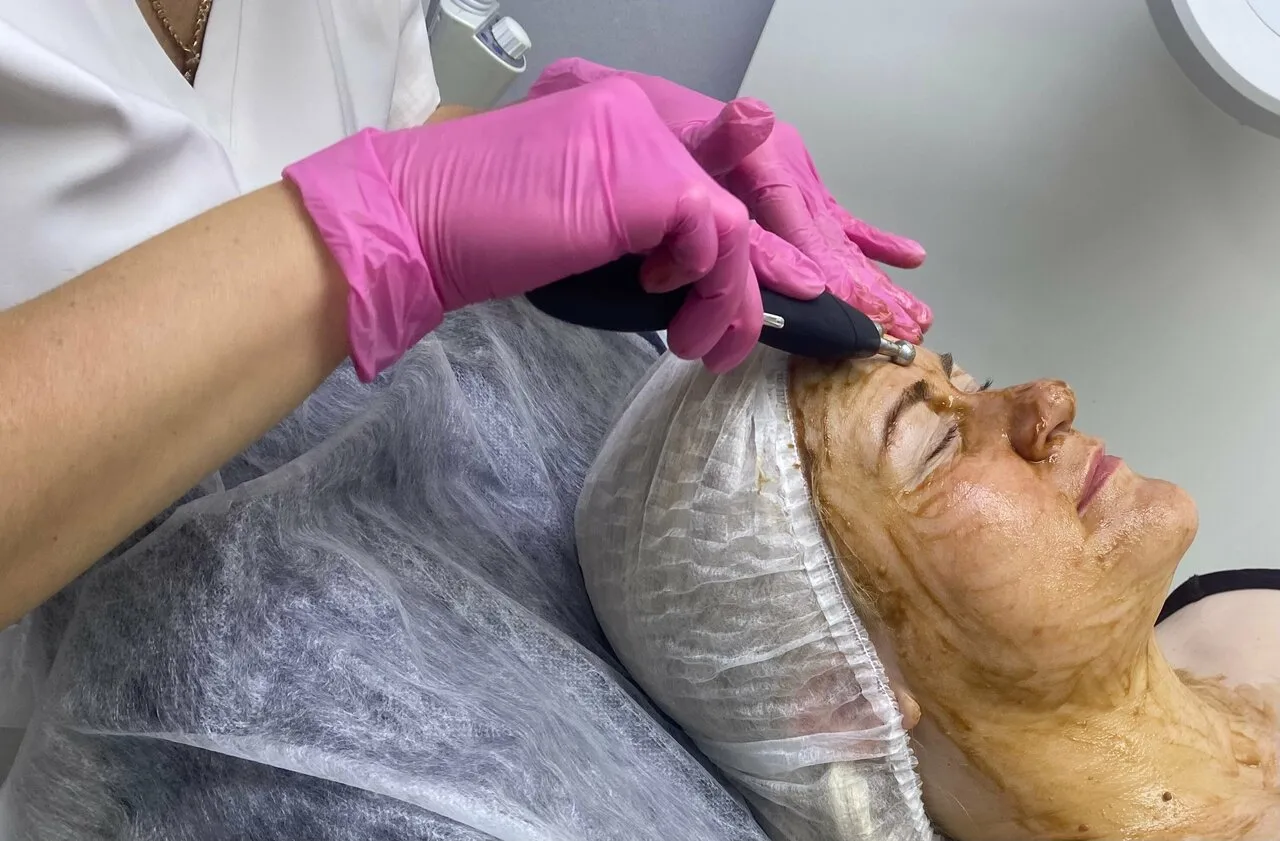 Фотографии из карточки студии маникюра и педикюра Nails Bar в Белгороде - фото 9 из карточки Яндекс Карт